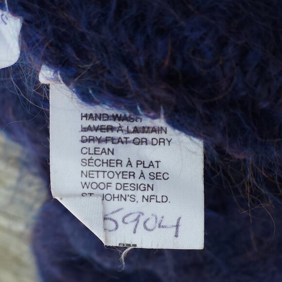 LOVELY UNIQUE WOOF DESIGN Newfoundland Canada Sweater Pullover Size Medium/Large - Picture 6 of 8